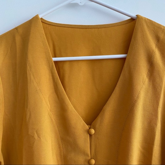 NWOT Button down tie front blouse - Picture 4 of 9